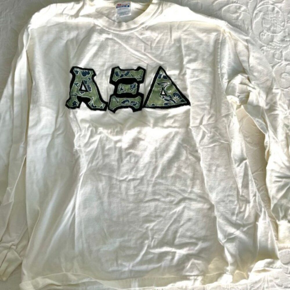 Alpha Xi Delta AZD Sorority Hawaiian Sewn On Letters Long Sleeve White Size L